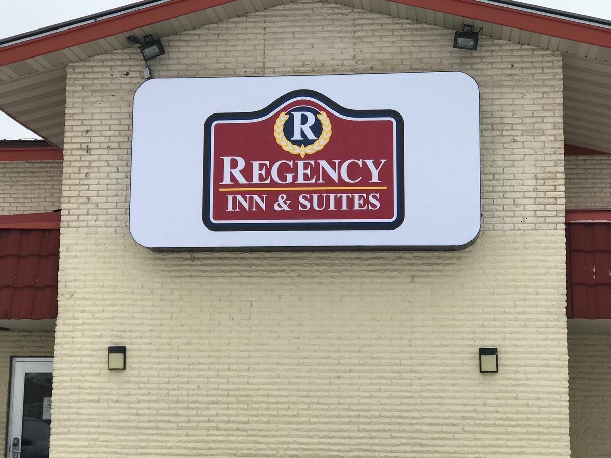 Regency Inn And Suites Eau Claire Exterior foto